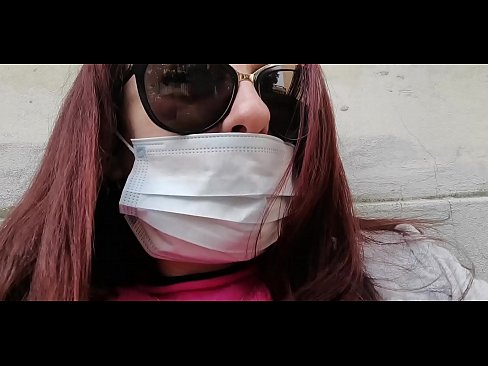 ❤️ Nicoletta o iphetetsa ho moahelani oa hae le pees ka karacheng ea hae (Special Covid19 Italy Quarantine) Porno ❌️